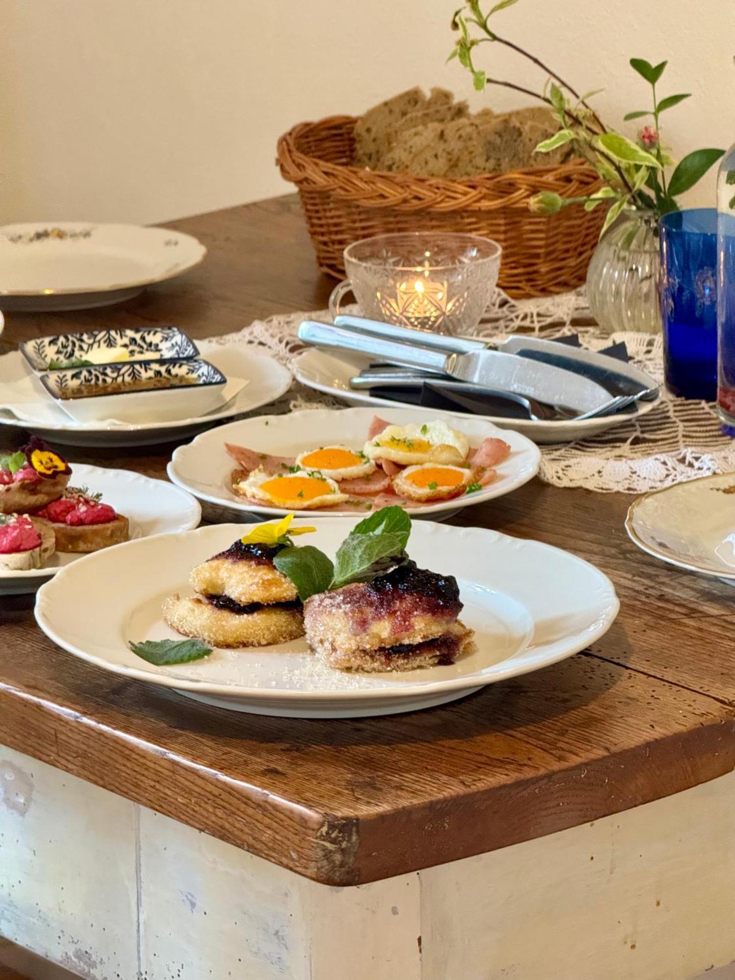 Готель Restaurant A Penzion Na Cechach Korouhev Екстер'єр фото